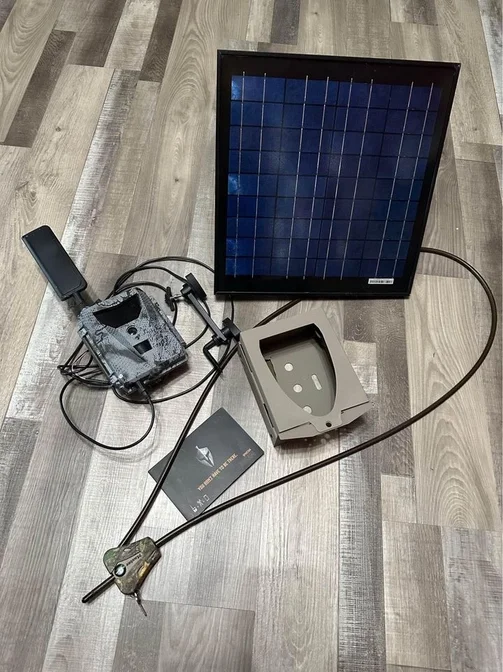 Spartan GoCam - solar charger